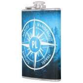 Kompass-Sternemblem Monogramm Nebel in Fichtenwald Flachmann (Links)