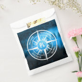 Kompass-Sternemblem Monogramm Nebel in Fichtenwald Geschenktütchen (Versiegelt)