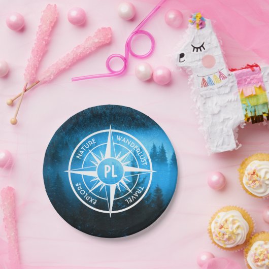 Kompass-Sternemblem Monogramm Nebel in Fichtenwald Pappteller (Party)