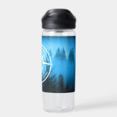 Kompass-Sternemblem Monogramm Nebel in Fichtenwald Trinkflasche (Rückseite)