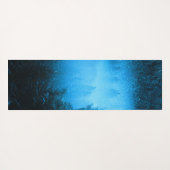 Kompass-Sternemblem Monogramm Nebel in Fichtenwald Yogamatte (Rückseite (Horizontal))