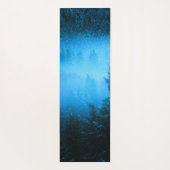Kompass-Sternemblem Monogramm Nebel in Fichtenwald Yogamatte (Rückseite)