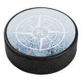 Kompass-Sternemblem monogramm Winterfichtenwald Eishockey Puck (3/4)