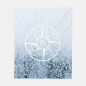 Kompass-Sternemblem monogramm Winterfichtenwald Fleecedecke (Vorderseite)