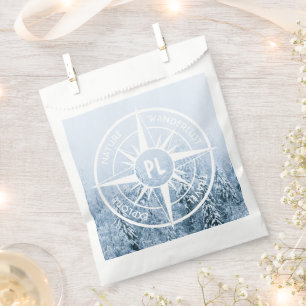 Kompass-Sternemblem monogramm Winterfichtenwald Geschenktütchen
