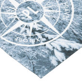 Kompass-Sternemblem monogramm Winterfichtenwald Kurzer Tischläufer (Ecke)