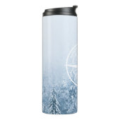 Kompass-Sternemblem monogramm Winterfichtenwald Thermosbecher (Nach links gedreht)
