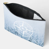 Kompass-Sternemblem monogramm Winterfichtenwald Zubehörtasche (Offen)