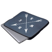 Kompasspfeile Laptopschutzhülle (Vorne Knopf)