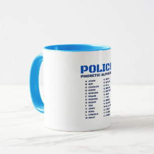 Komplettes polizeiliches phonetisches Alphabet von Tasse