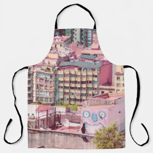 KOMPLEX FÜR WOHNUNGEN IN WEISS UND PINK SCHÜRZE