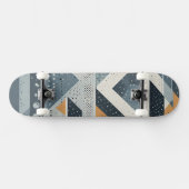 Komplexe geometrische Formen in Grau Skateboard (Horizontal)