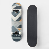 Komplexe geometrische Formen in Grau Skateboard (Vorderseite)