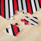 Komplexe rote, weiße und schwarze Streifen Puzzle (Seite)