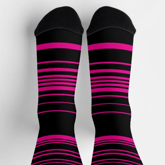 Komplexe Streifen - Magenta und Schwarz Socken (Oben)