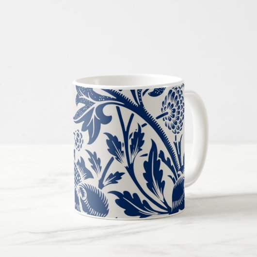 Komplexes blaues Blumenmuster auf hellem Hintergru Kaffeetasse (VorderseiteRechts)
