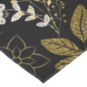 Komplexes florales Muster mit Gold und Weiß Tischdecke (Schrägansicht)
