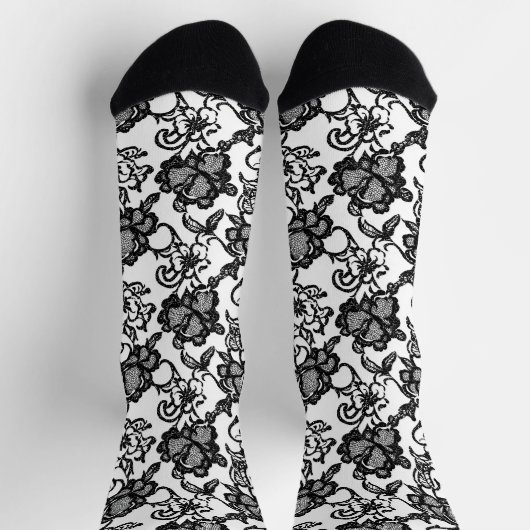 Komplexes schwarzes Spitzenmuster Socken (Oben)