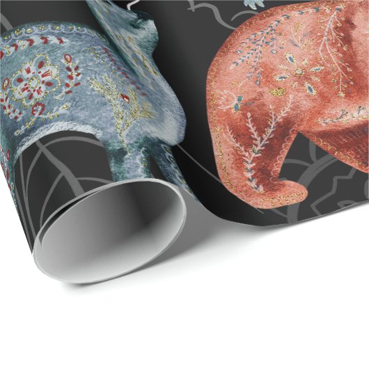 Komplexes Waldtiermuster Geschenkpapier (Rolleneckpunkt)