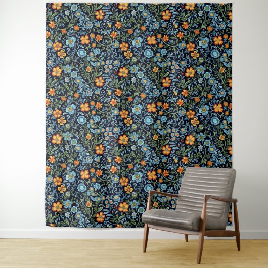 Komplizierte Blumenkunst: Blaue und orangefarbene Wandteppich (Beispiel)