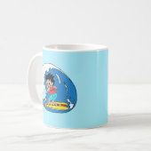 Kona Boy Surfs Big Wave Mug – Hawaiian Surfer Art Kaffeetasse (Vorderseite Links)