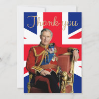 König Charles III. mit britischer Flagge