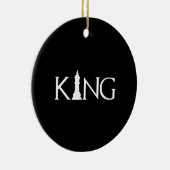 König mit Schachstück Keramik Ornament (Rechts)