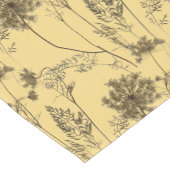 Königin Anne's Lace auf einem Tischläufer (Ecke)