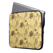 Königin Anne's Lace on a Laptop Sleeve (Gelb) (Vorderseite Links)