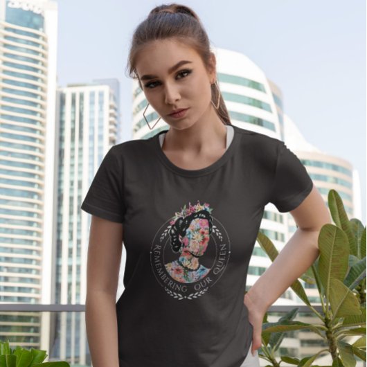 Königin aus Blume T-Shirt