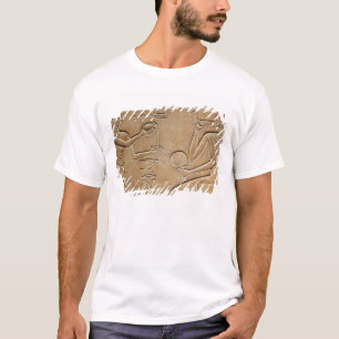 Königin Kawit an ihrer Toilette T-Shirt