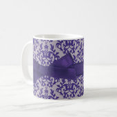 Königin-Mama-Damaske lila graue Tasse (Vorderseite Links)