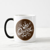 Königin mit Krone, Typografie-Design Verwandlungstasse (Links)