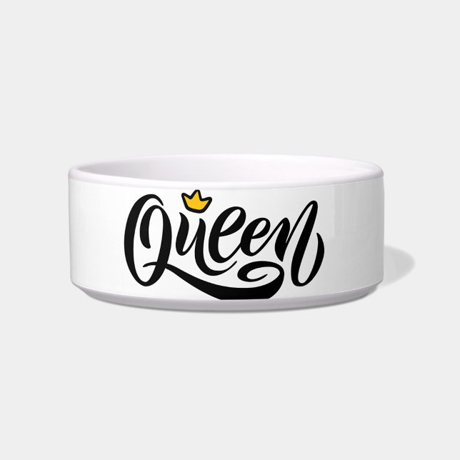 Königin Napf (A stylish pet bowl with the word "Queen" elegantly scripted in black!)