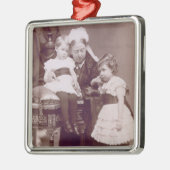 Königin Victoria (1819-1901) mit ihren Ornament Aus Metall (Links)