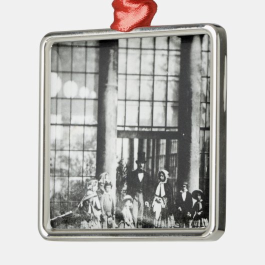 Königin Victoria u. Prinz Albert mit ihrem Silbernes Ornament (Links)