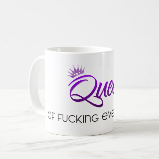 Königin von f*cking alles ! Lila Kaffeetasse (Vorderseite Links)