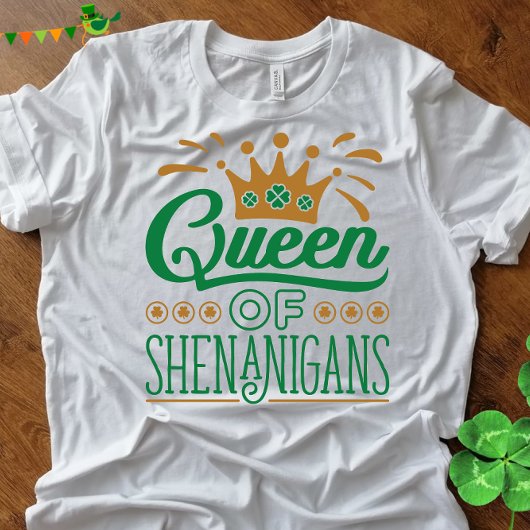 Königin von Shenanigans St. Patrick's Day T-Shirt