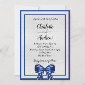 Königlich-blaue Silberbogen-Hochzeit Einladung (Vorderseite)