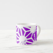 Königlich lila geometrisches Muster Espressotasse (Vorderseite Rechts)
