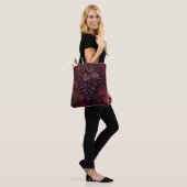 Königlicher Weinberg Eleganz Tasche (Am Model)