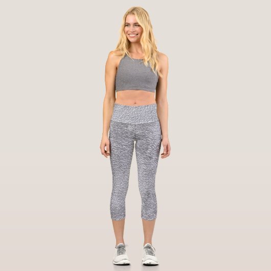 Konkretes dunkelgraues Stone Wall Texturmuster Capri Leggings (Vorderseite)