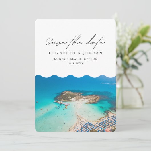 Konnos Beach Cyprus Wedding rettet das Datum Einladung (Stehend Vorderseite)