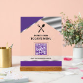 Kontaktloser QR-Code für Restaurant-Menü in Lila Acrylschild (Hochzeit)
