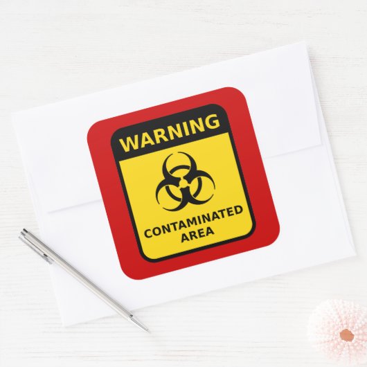 "Kontaminiertes Gebiet (Biogefährdung) Quadratischer Aufkleber (Umschlag)
