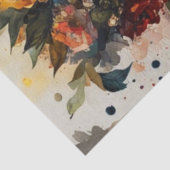 Kontemplative Frau mit Blumenkronendekoupage Seidenpapier (Ausschnitt)