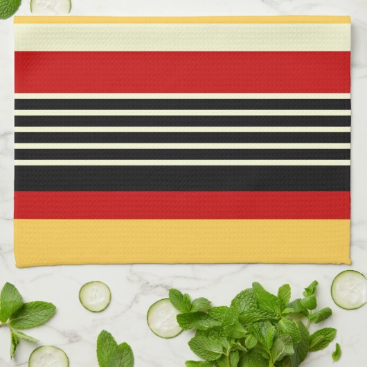 Kontragelb mit Rot Geschirrtuch (Gefaltet)