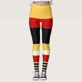 Kontragelb mit Rot Leggings (Vorderseite)