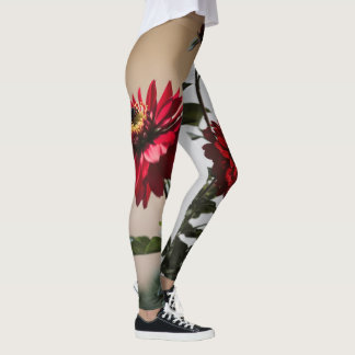 "Kontrast in Blüte: Schwarze und Rote Blume" Leggings