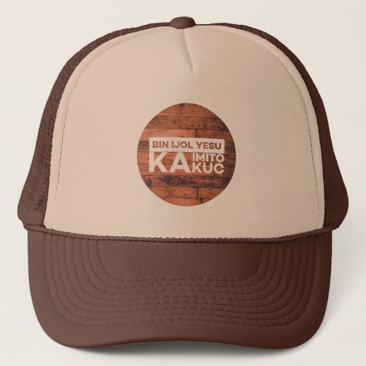 Konymoi "Bin ijol Yesu ka imito kuc" Trucker Hat Truckerkappe (Vorderseite)